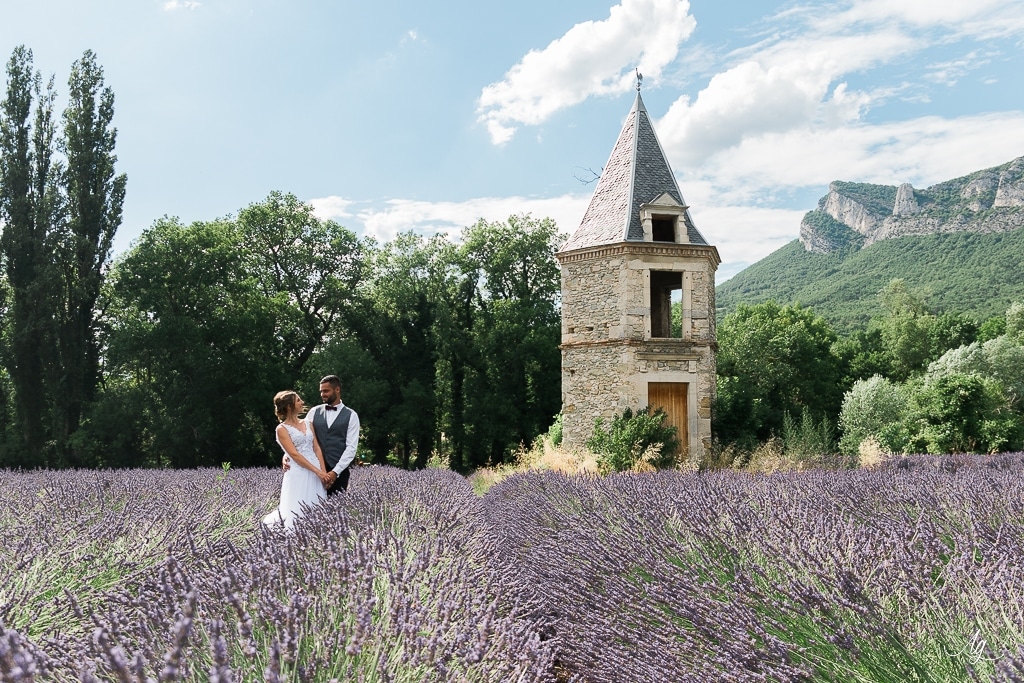 photos de couple dans les lavandes